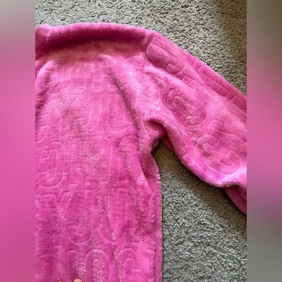 Juicy Couture pink fuzzy sleepwear - Picture 3 of 5